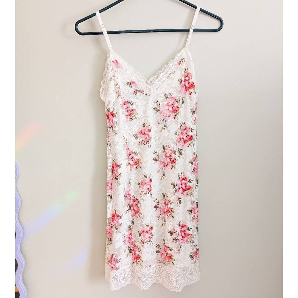 Forever 21 White Rose Print Floral Lace Bodycon Dress